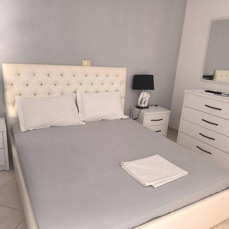 Marinela Apartment Sarandë Exterior foto